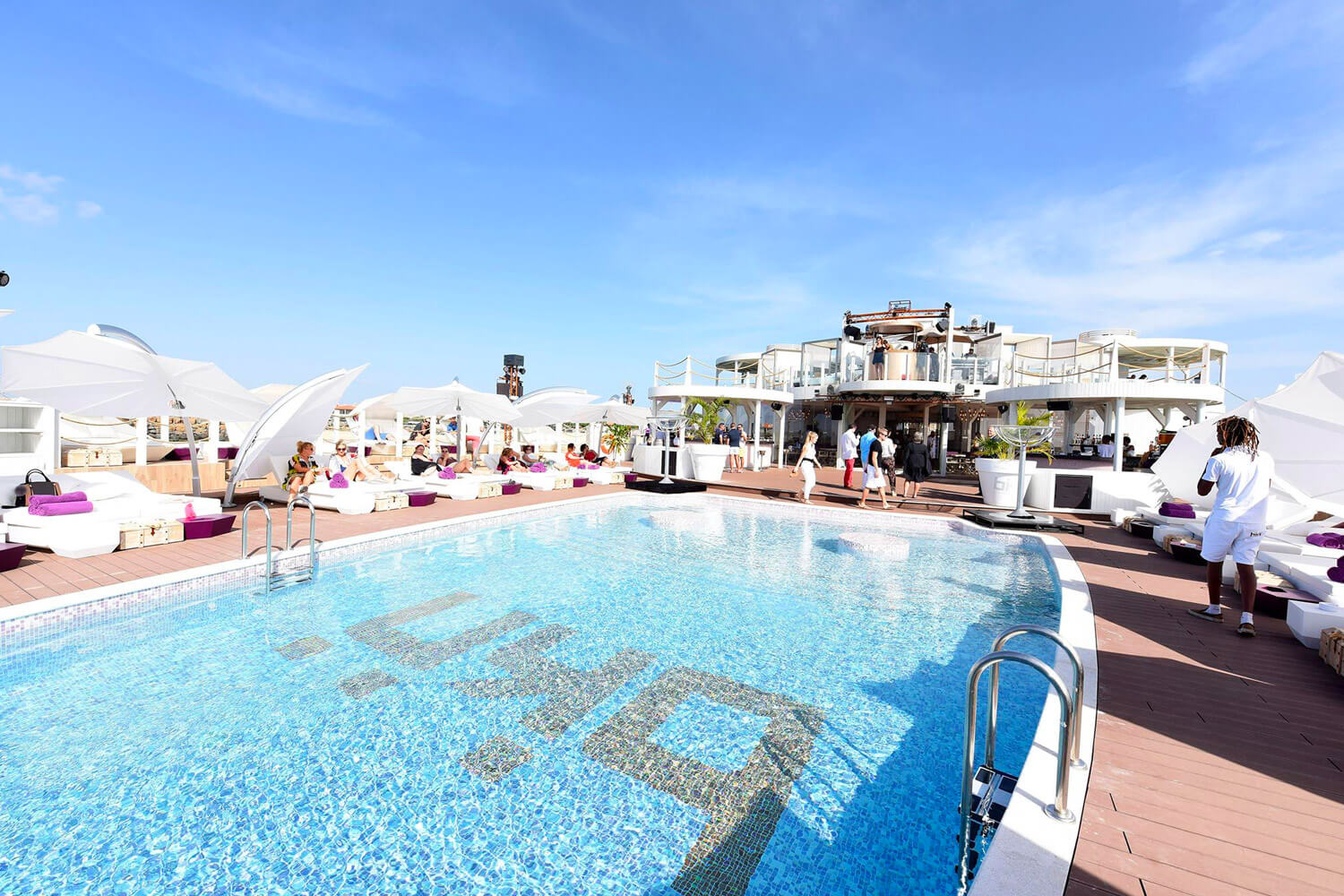 De Bikini Beach Club in Santa Maria op het Kaapverdische eiland Sal