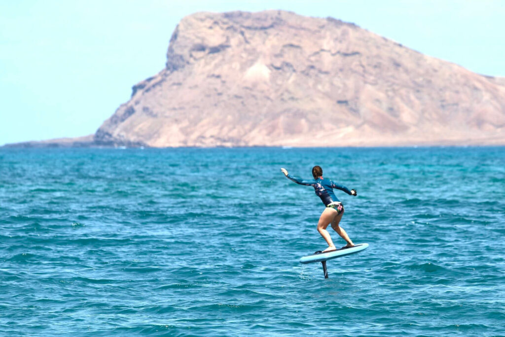 Activiteit efoil surfen in Sal, Kaapverdië