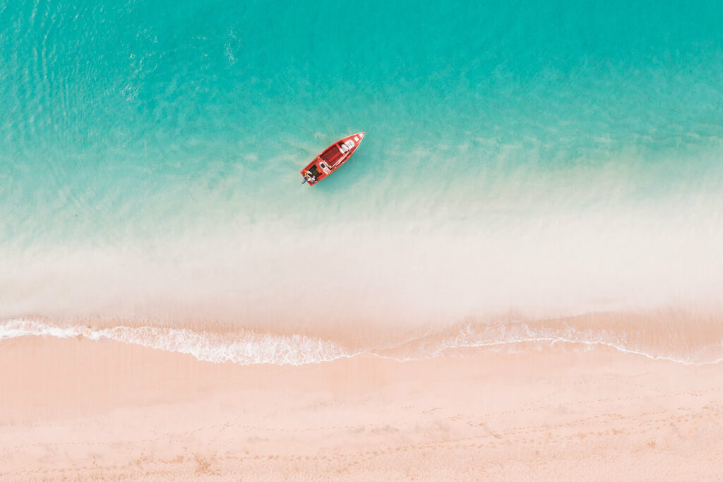 Drone shot bootje Sal Kaapverdië