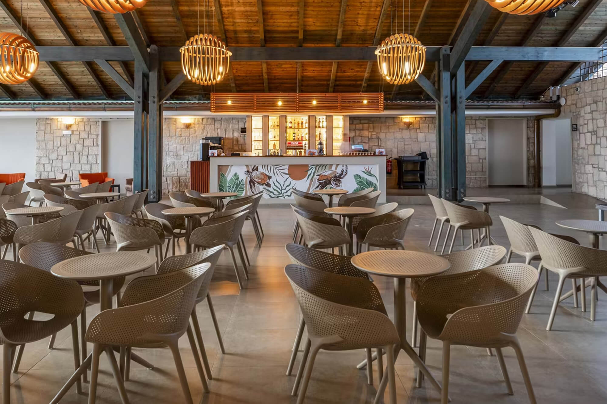 Activiteiten en bar van het Barceló Marine resort op Boa Vista in Kaapverdië