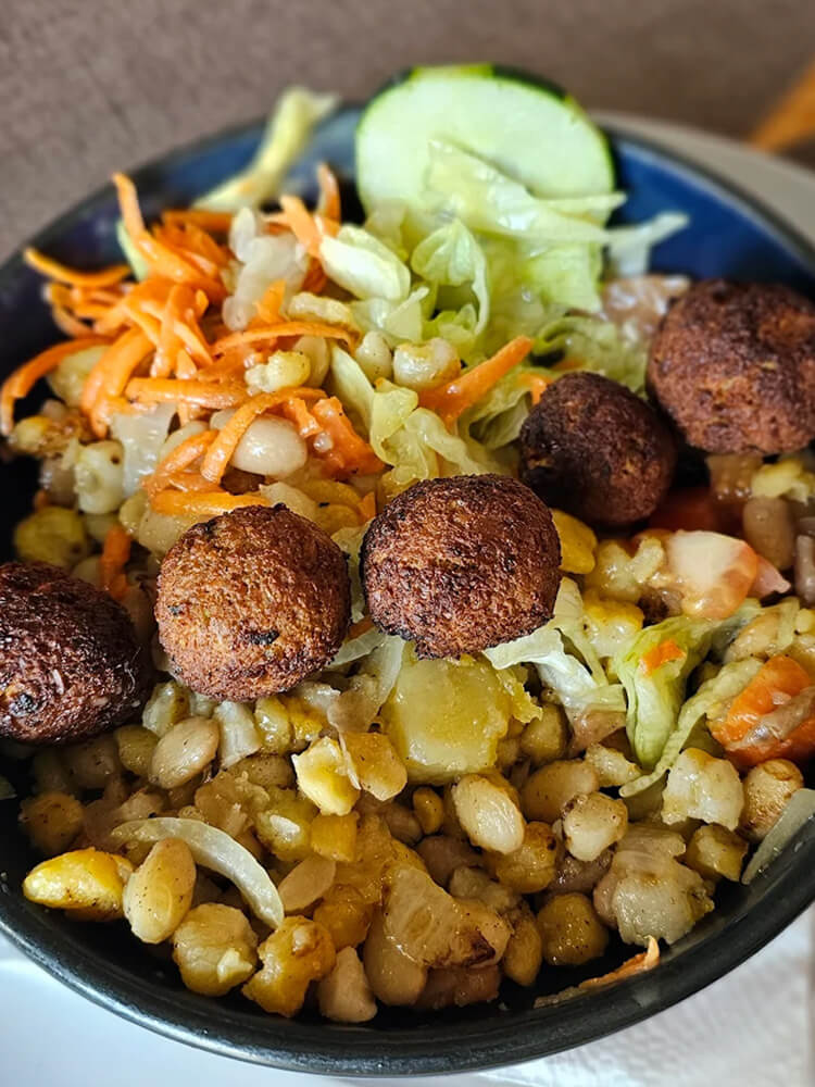 Falafel, Santa Maria Sal restaurant Nha Gost. Lunch in Kaapverdië
