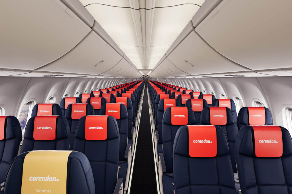 Stoelen aan boord van vlucht van Kaapverdië naar Nederland met Corendon Dutch Airlines