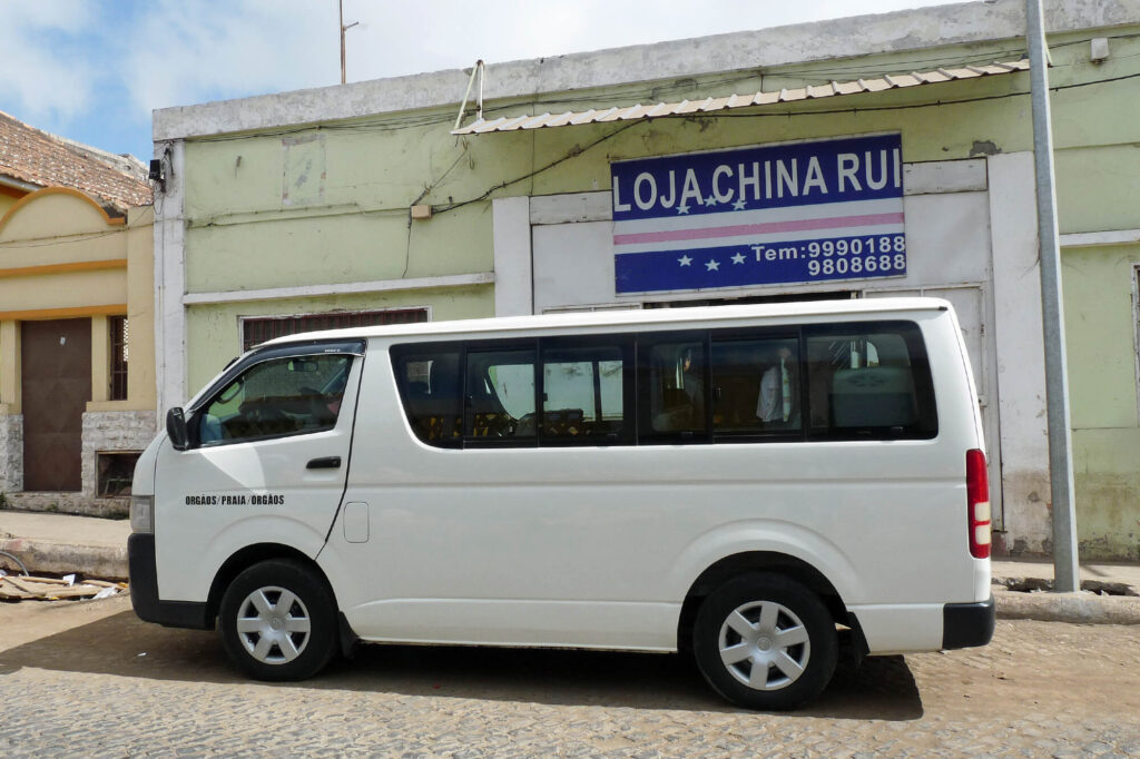 Aluguer Kaapverdische Eilanden, openbaar vervoer, minibus