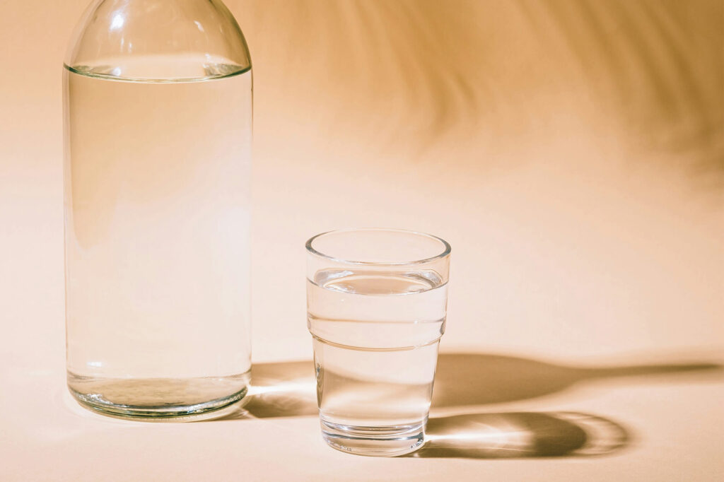 Drinkwater Kaapverdië, is kraanwater veilig om te drinken? Fles en glas water